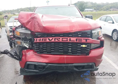 2020 Chevrolet Silverado 1500 2Wd Standard Bed Custom z USA, uszkodzony, nr VIN 1GCRWBEH7LZ317693